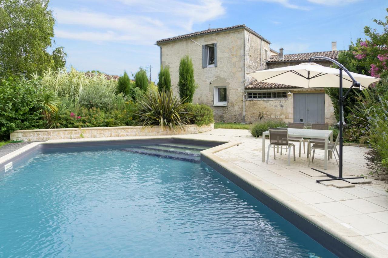 Le Clos De *